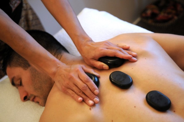 Massage Thaï aux pierres chaudes